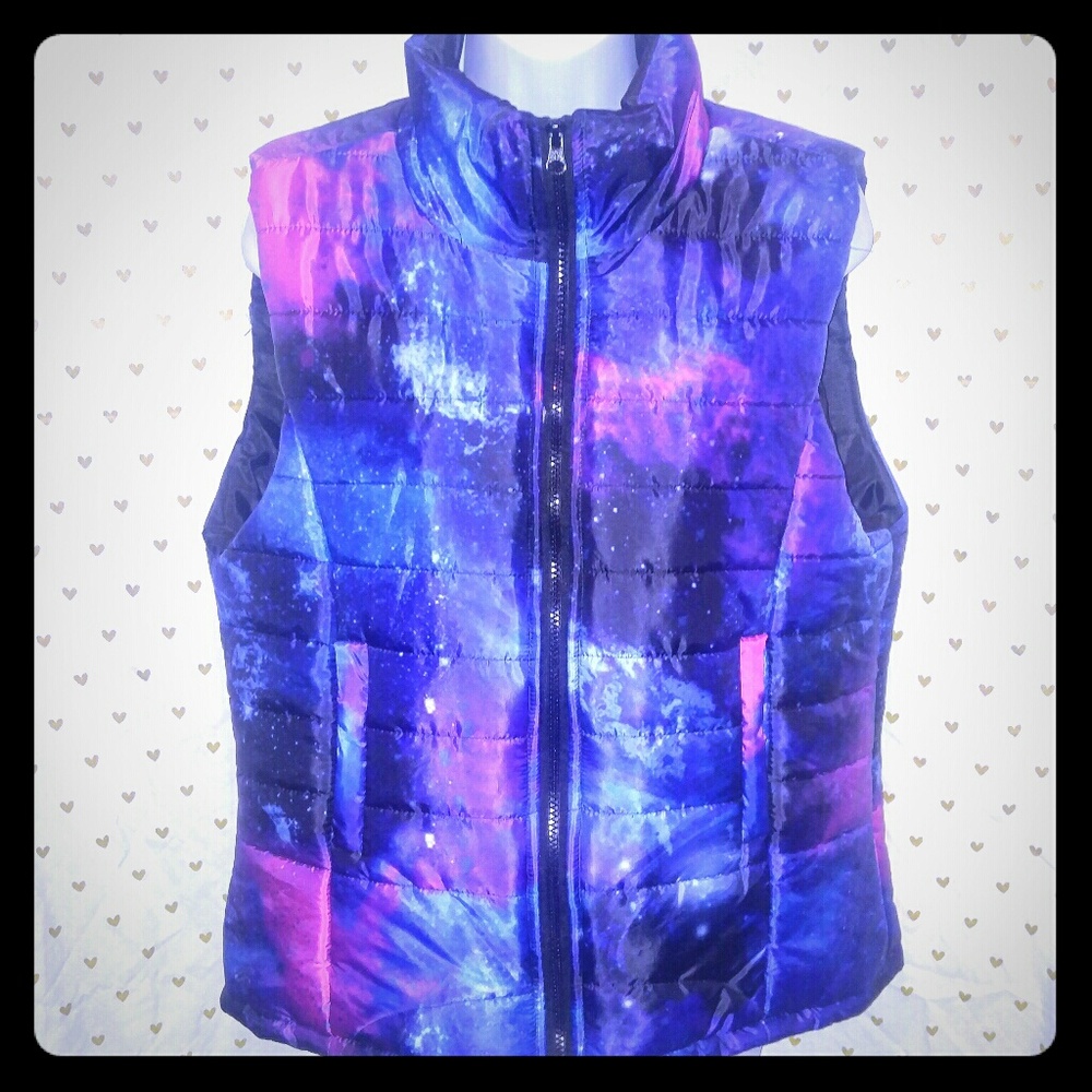 NWOT Ultra Cool Galactic Puffer Vest Rue21 Size XL